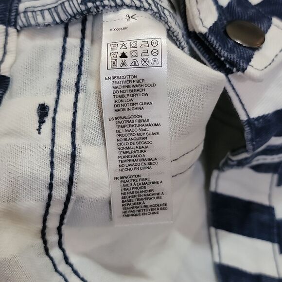 Forever 21 Vertical Wide Stripe Dark Denim / White Shorts Size 28 NWT - Picture 4 of 6